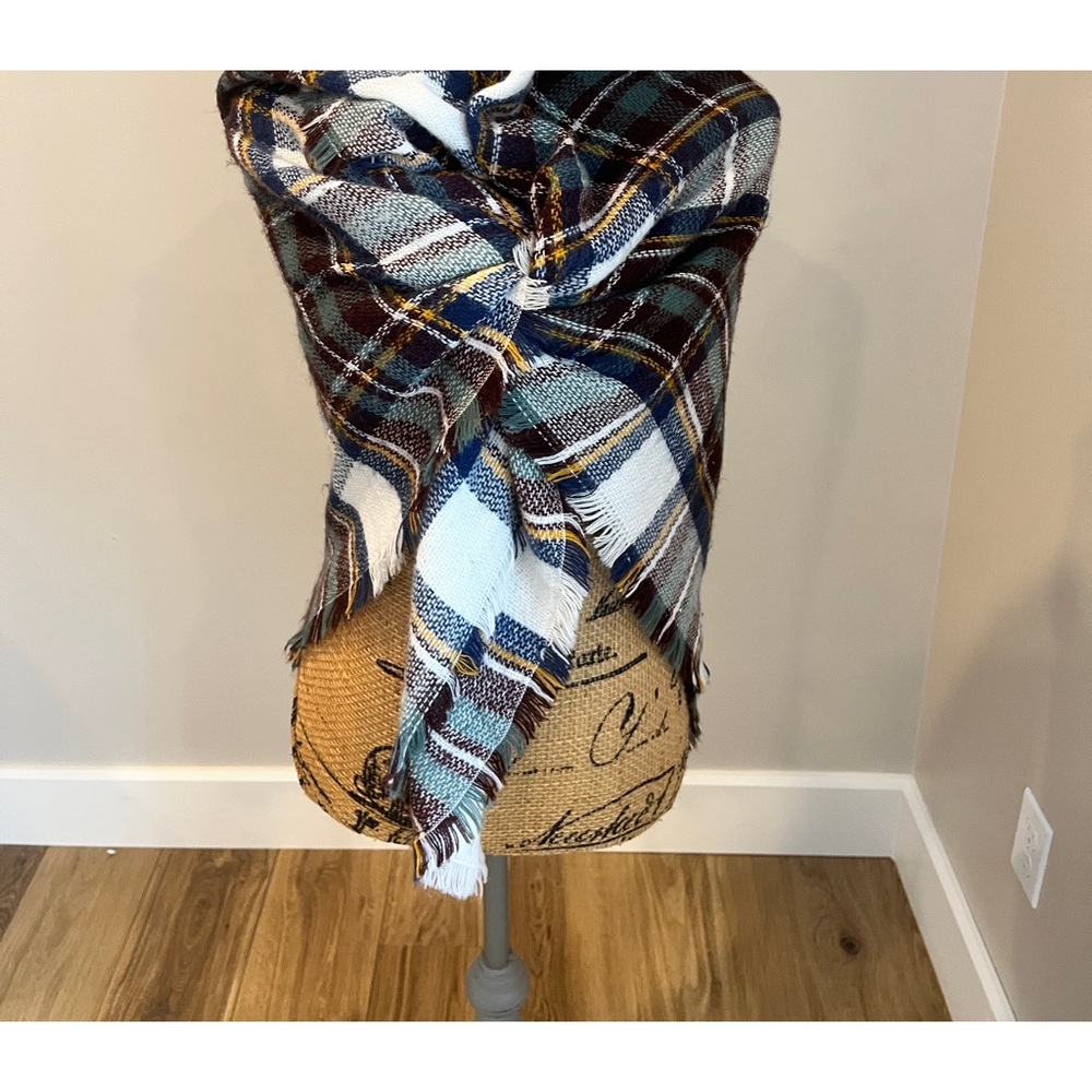 Women’s Shawl